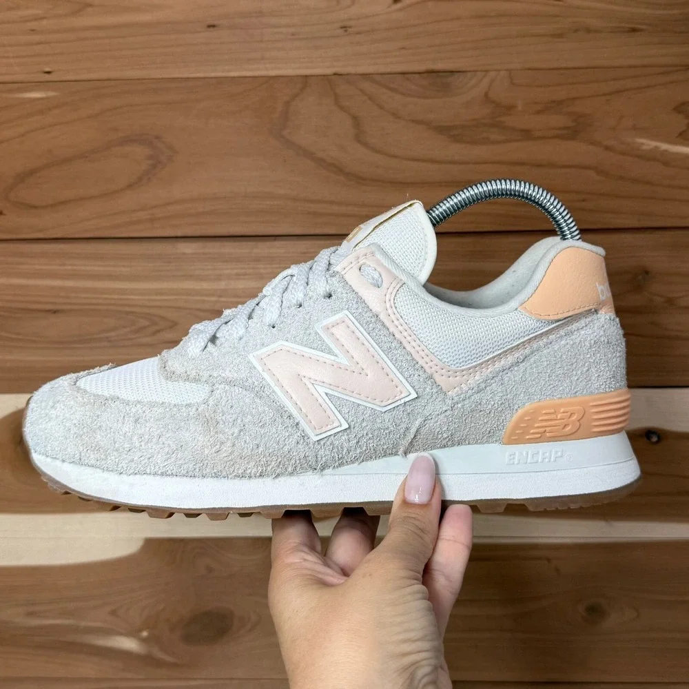 New Balance Sneakers 574 Calm Taupe WL574CS3‎ Women's Size 8.5/ Men's 7 - Picture 11 of 14